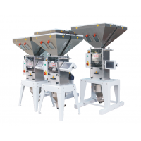 Automatic high speed masterbatch gravimetric blender and mixer